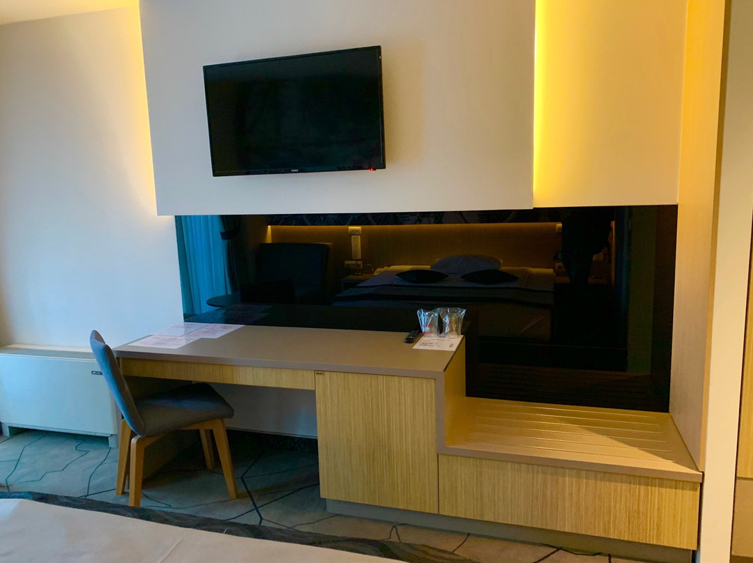 Lukavica酒店住宿-Hotel Grad