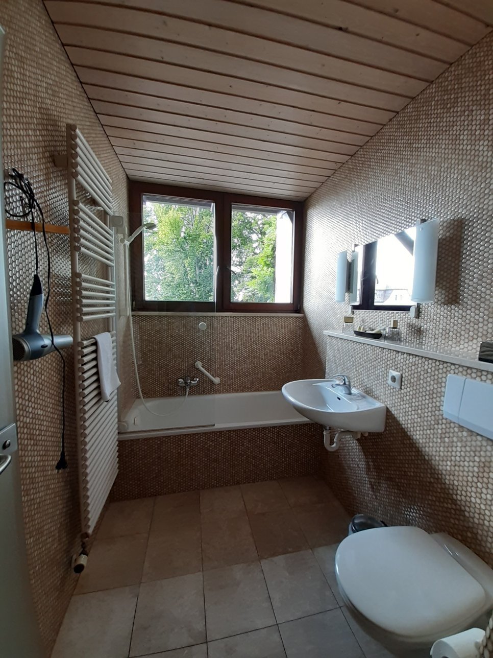 Hotel Hohe Linde-官方