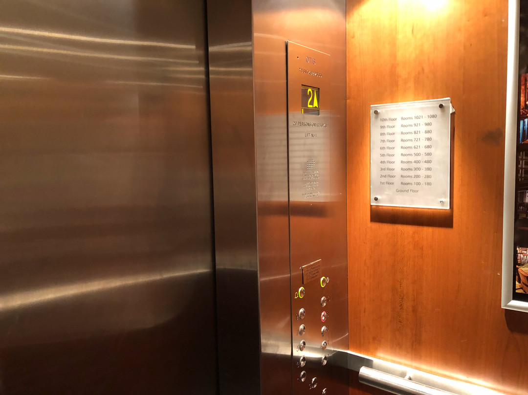 假日伦敦希斯罗M4高速公路4号岔口酒店主图
