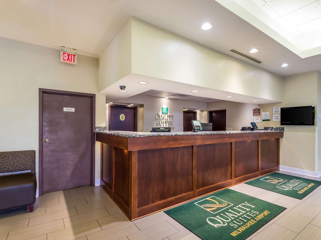 Quality Suites Milwaukee Airport主图