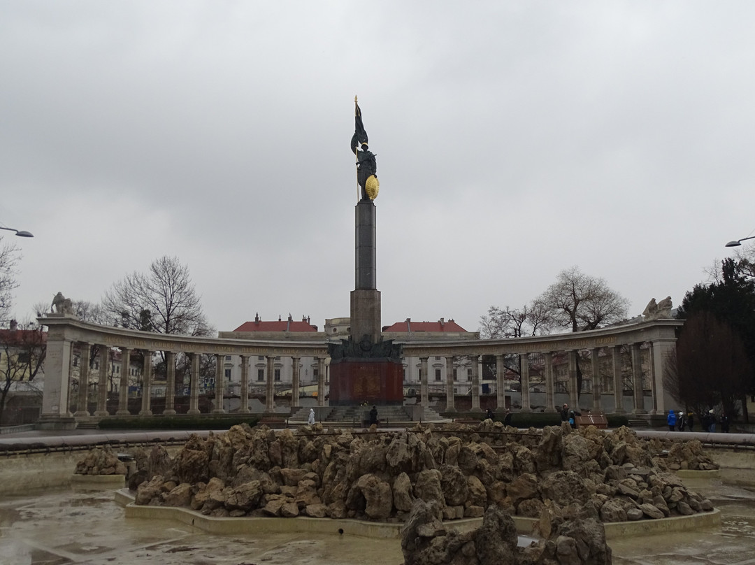 Heldendenkmal der Roten Armee景点图片