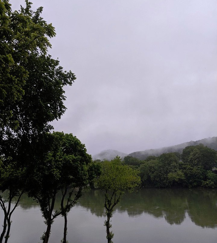 Angler's White River Resort主图