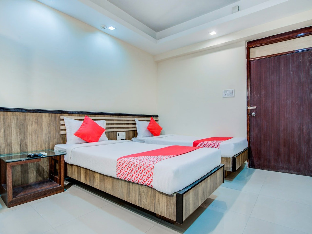 OYO 7239 Hotel Aditya主图