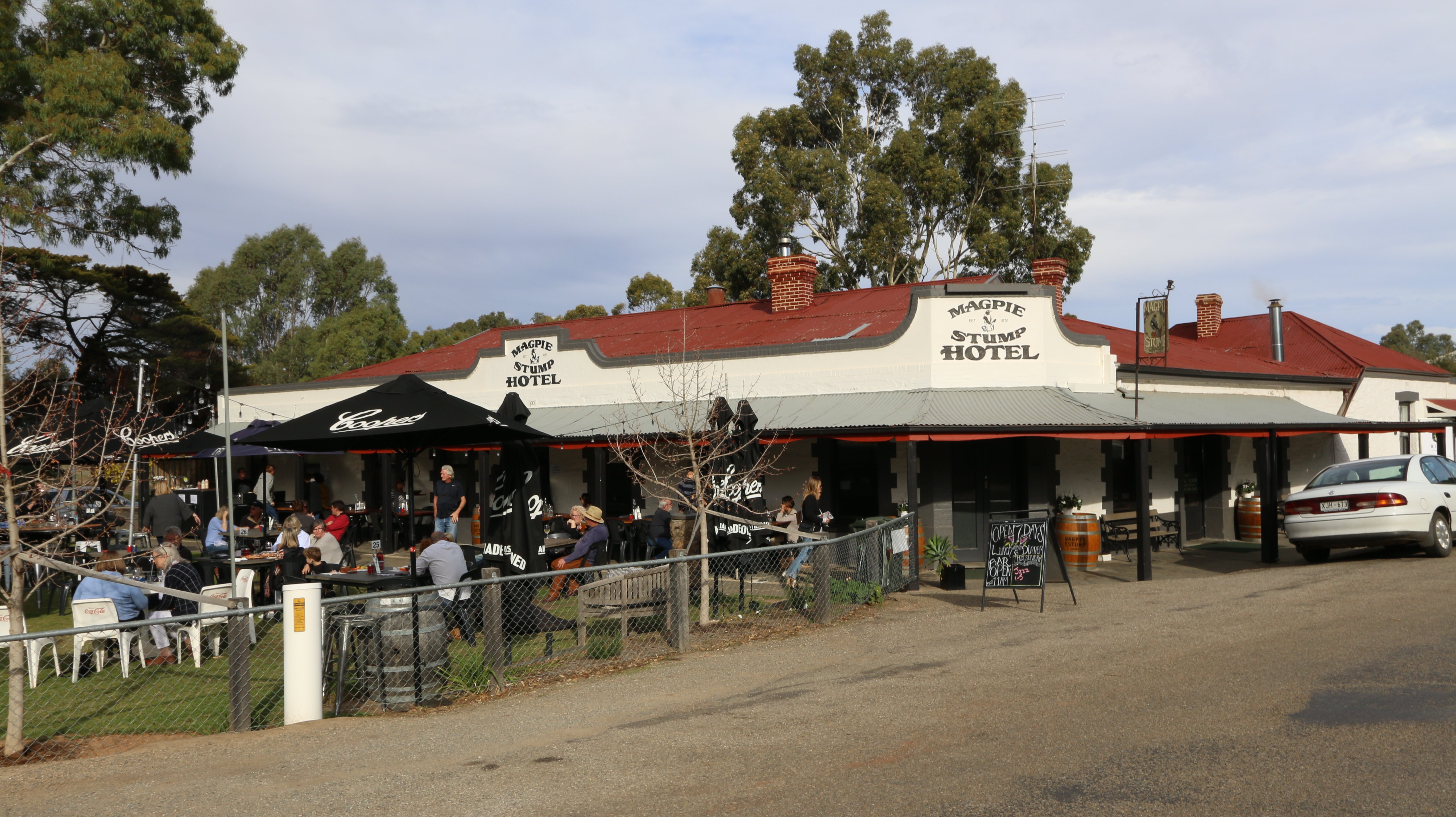 Magpie and Stump Hotel-官方