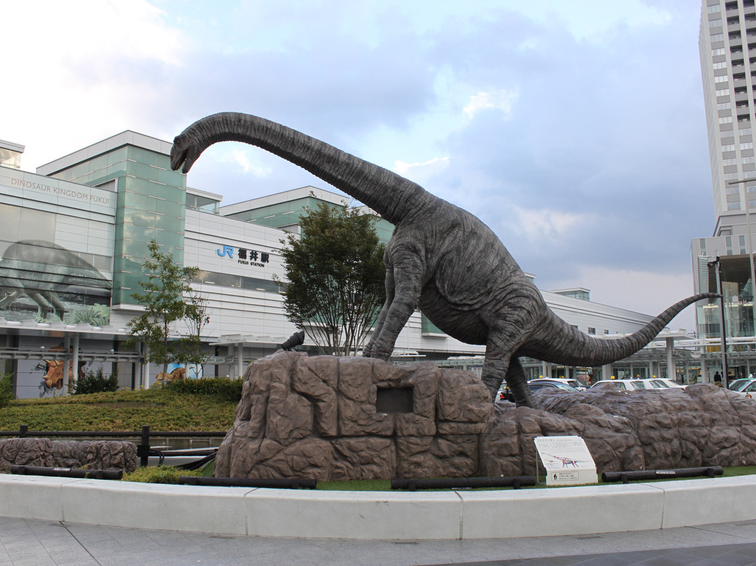 Dinosaur Station at Fukui Station景点图片