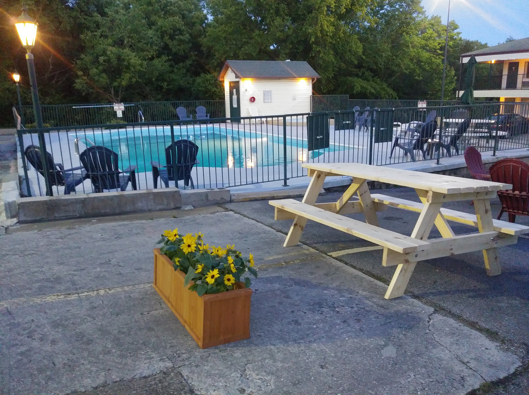 Four Seasons Inn主图