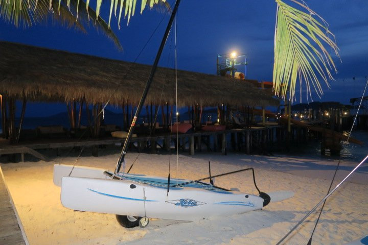 拉瓦岛度假村主图