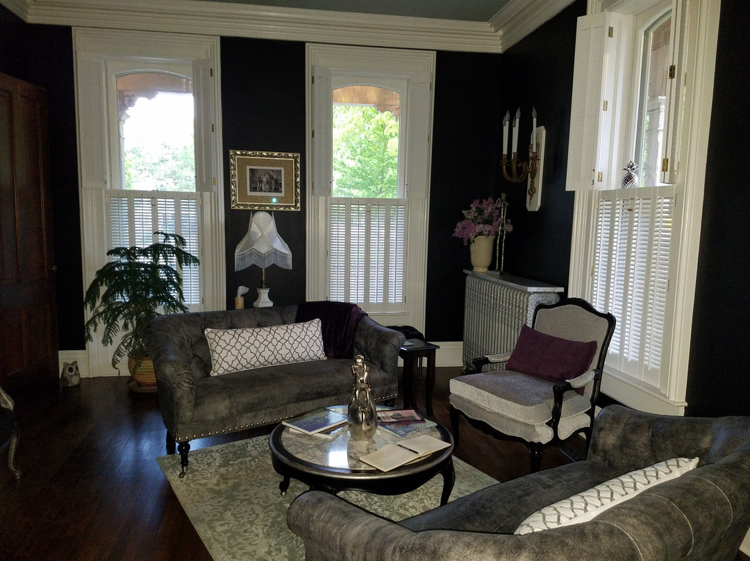 The Lewis House Bed & Breakfast主图