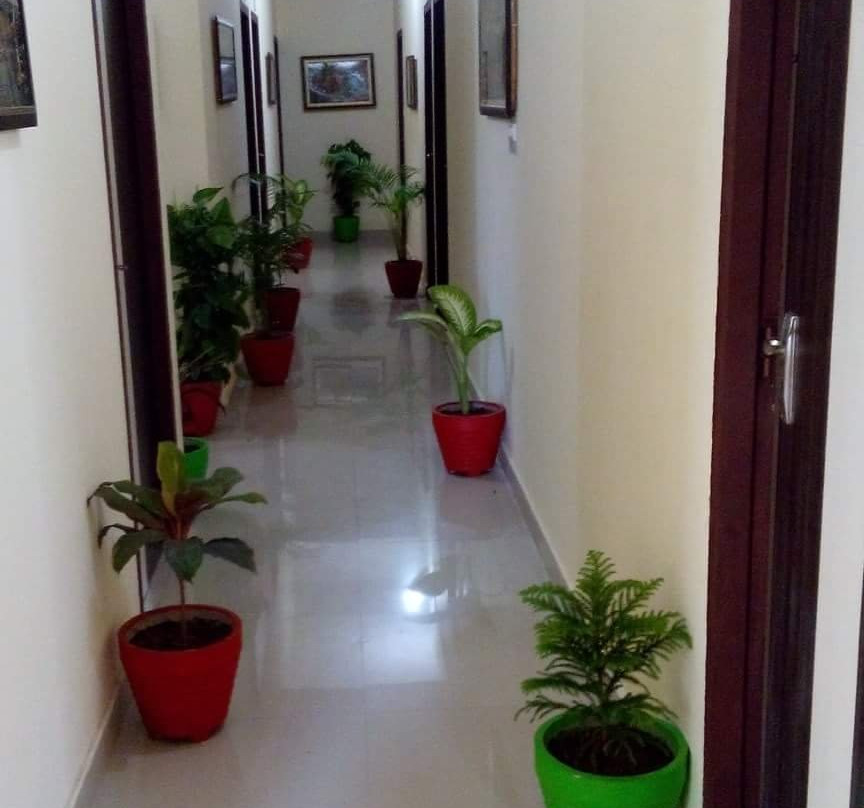 OYO 60800 Hotel Landlord