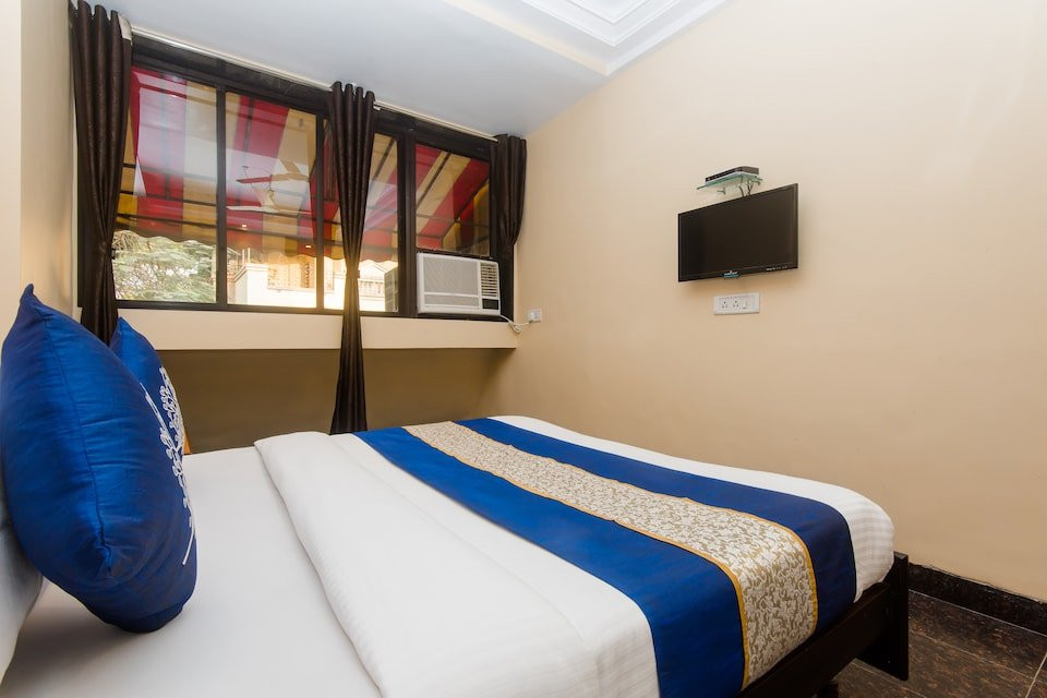 11672 Hotel Shubham
