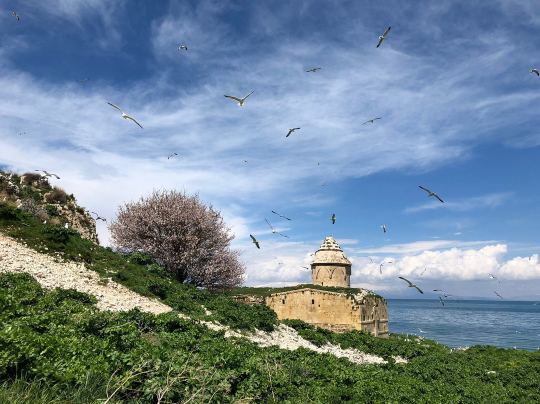 Carpanak Adasi-Van必去景点