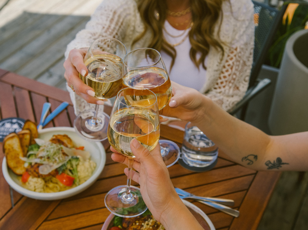 Benalto餐馆和美食-Sun Of A Beach