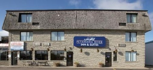 Petawawa River Inn & Suites主图