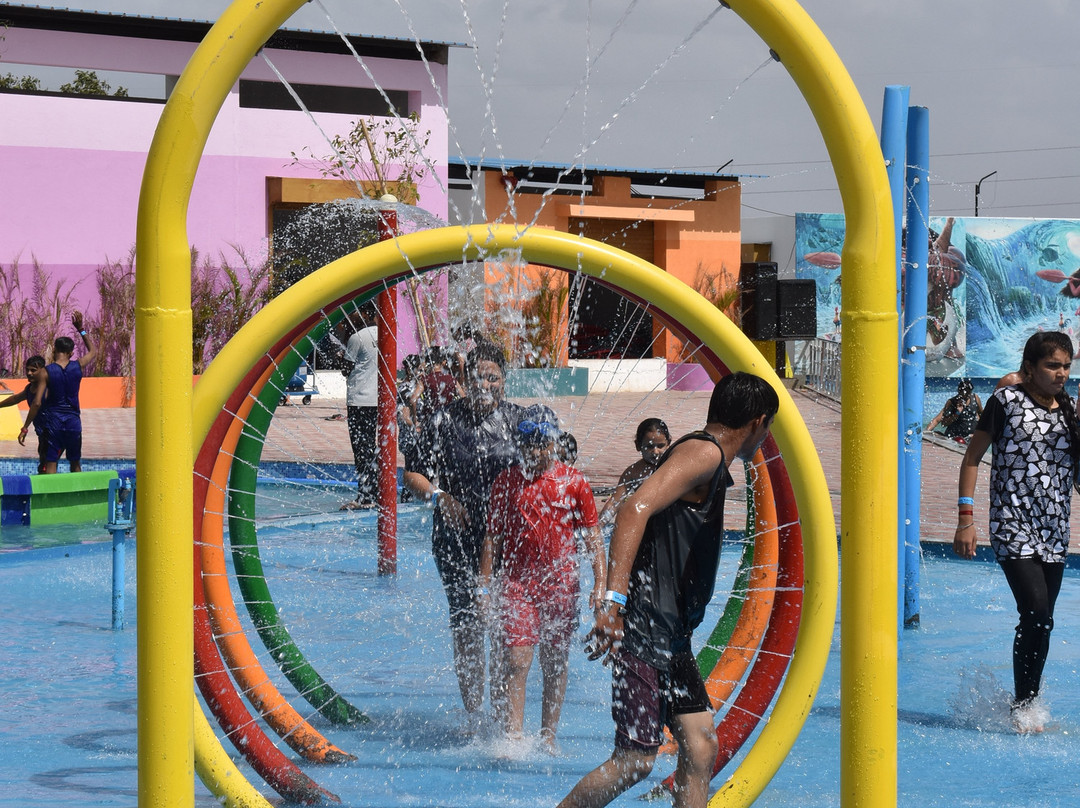 Lords Resort Chotila主图