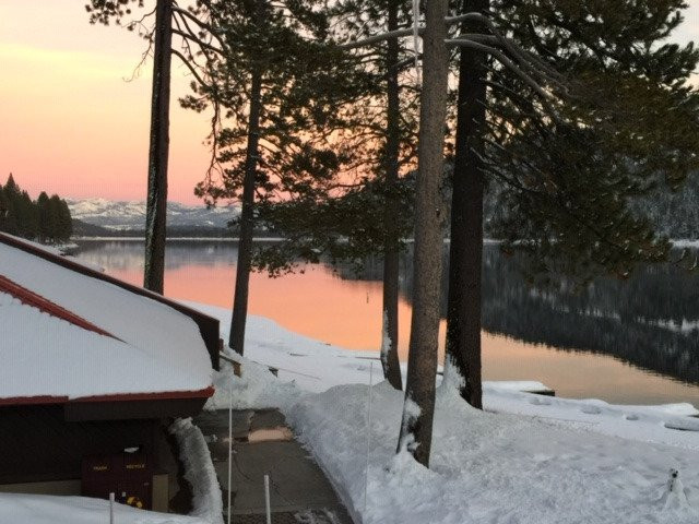 Donner Lake Village主图