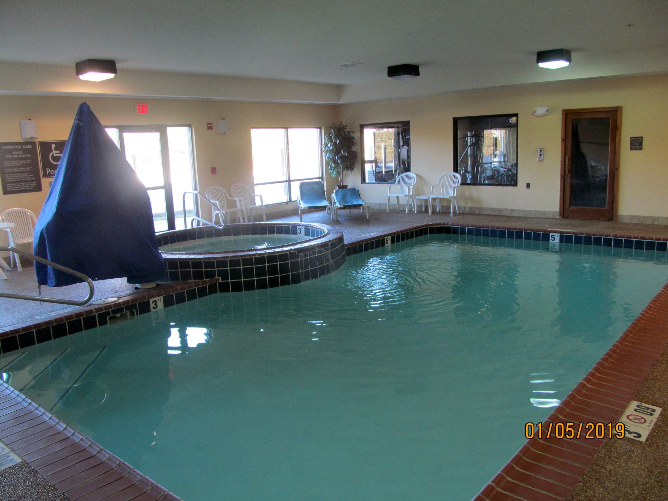 Comfort Suites South Bend Near Casino-泳池