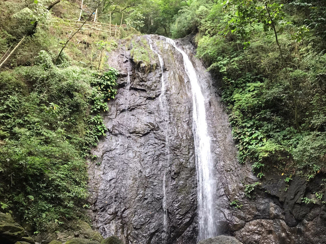 Bugtong Bato Falls景点图片