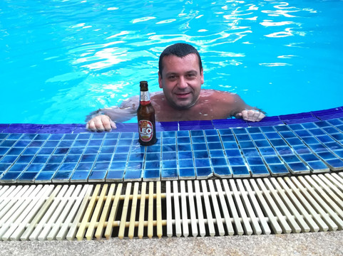 萨法里海滩酒店主图