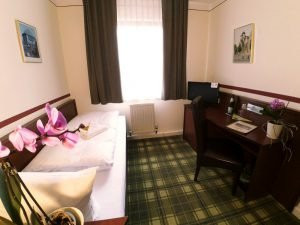 Teuchern酒店住宿-Weisse Elster