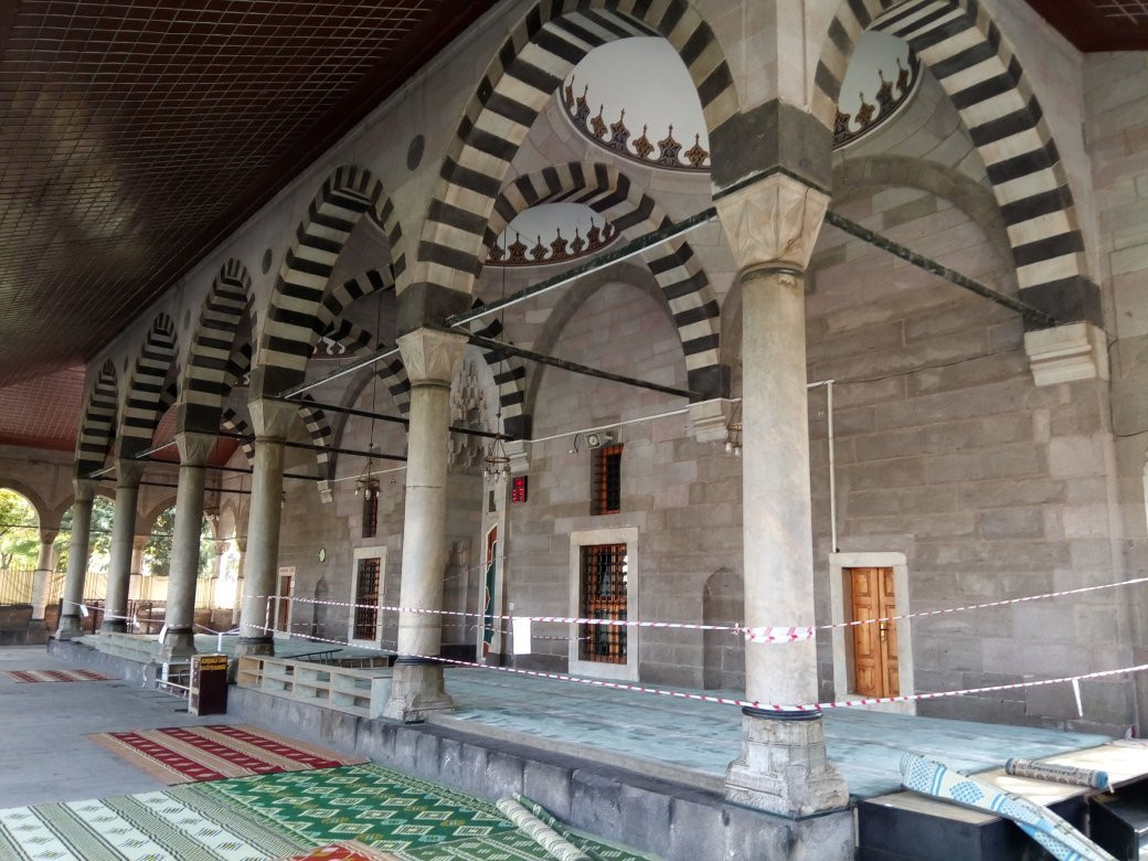 Kursunlu Camii-开塞利省必去景点
