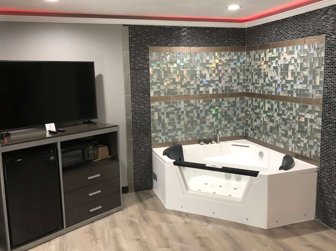 Super 8 by Wyndham Moberly MO主图