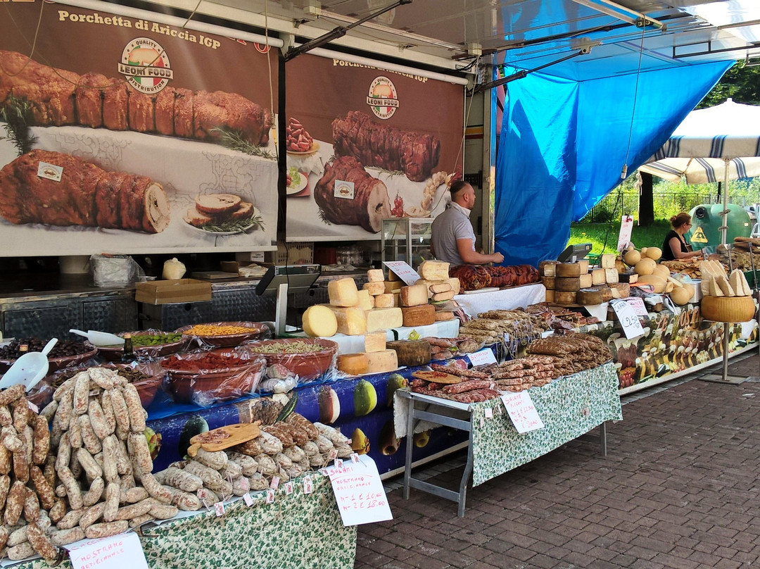Saturday Market Of Porlezza-Porlezza必去景点