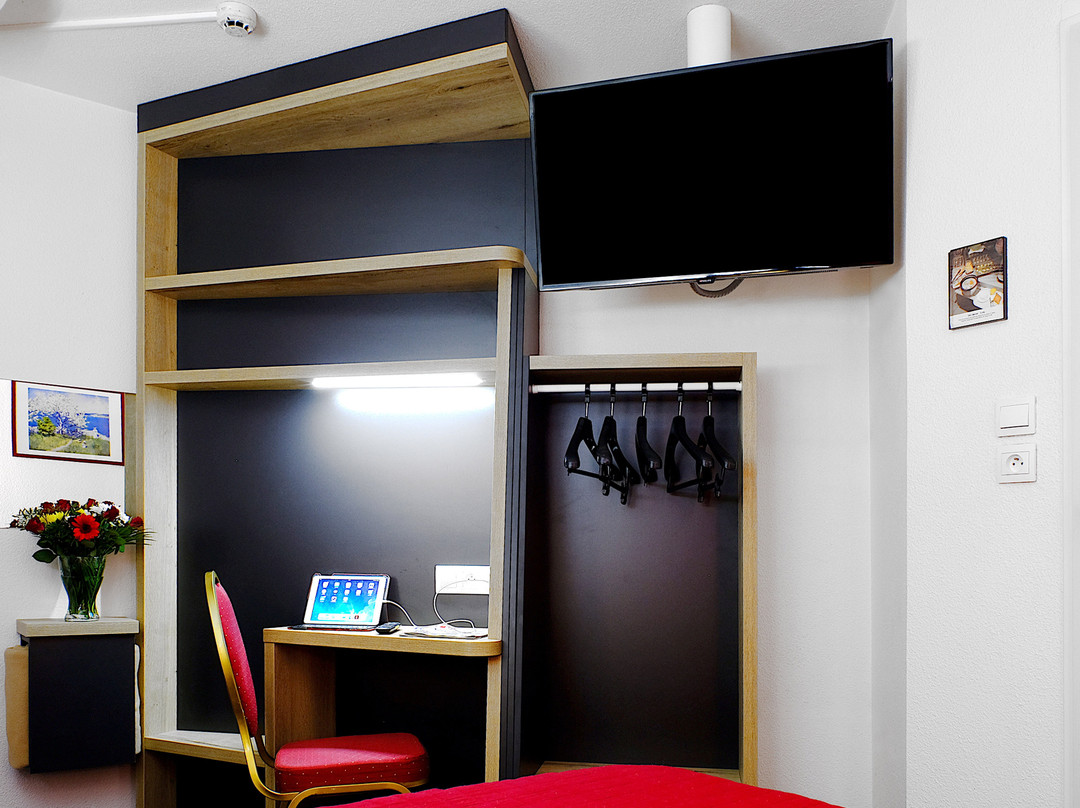 In Hotel主图