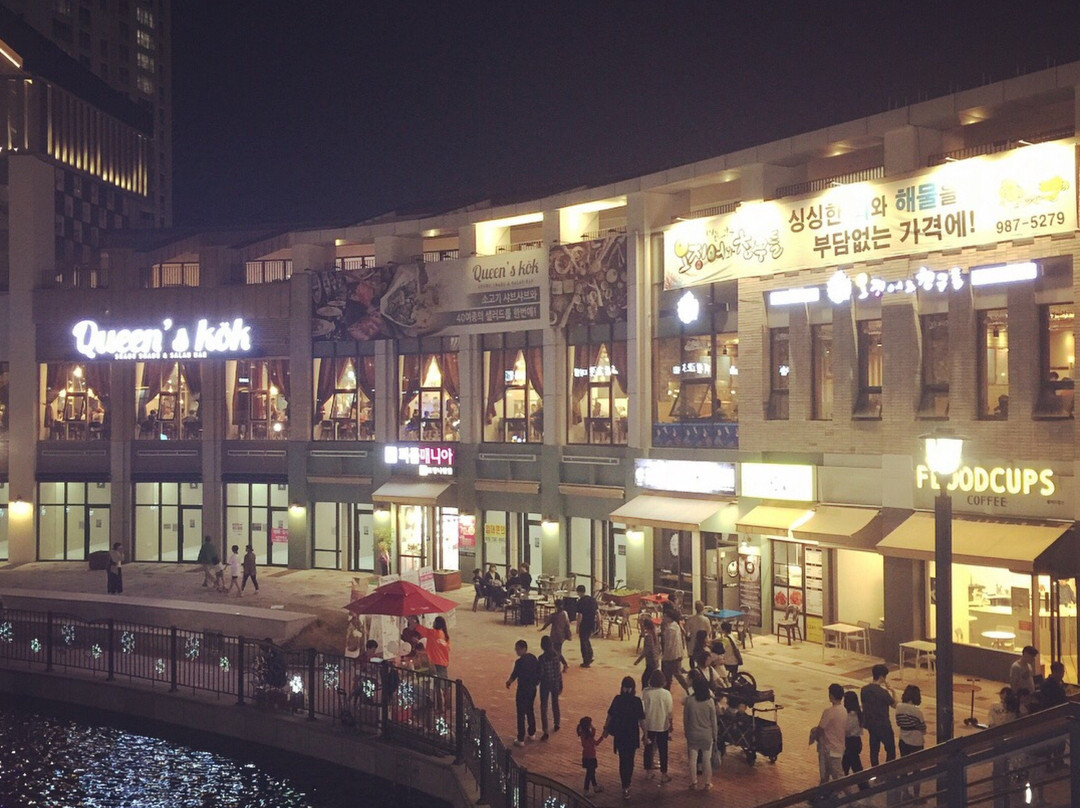 Laveniche March Avenue-金浦市必去景点