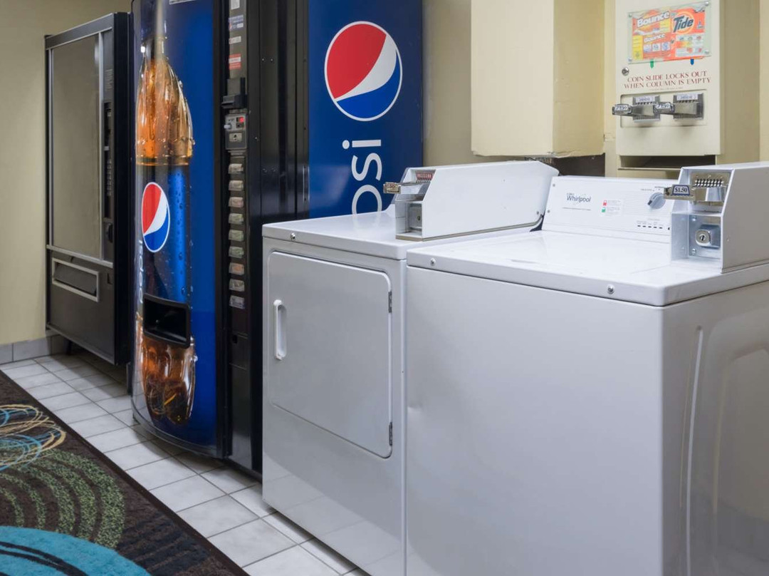 Super 8 by Wyndham Campbellsville KY主图