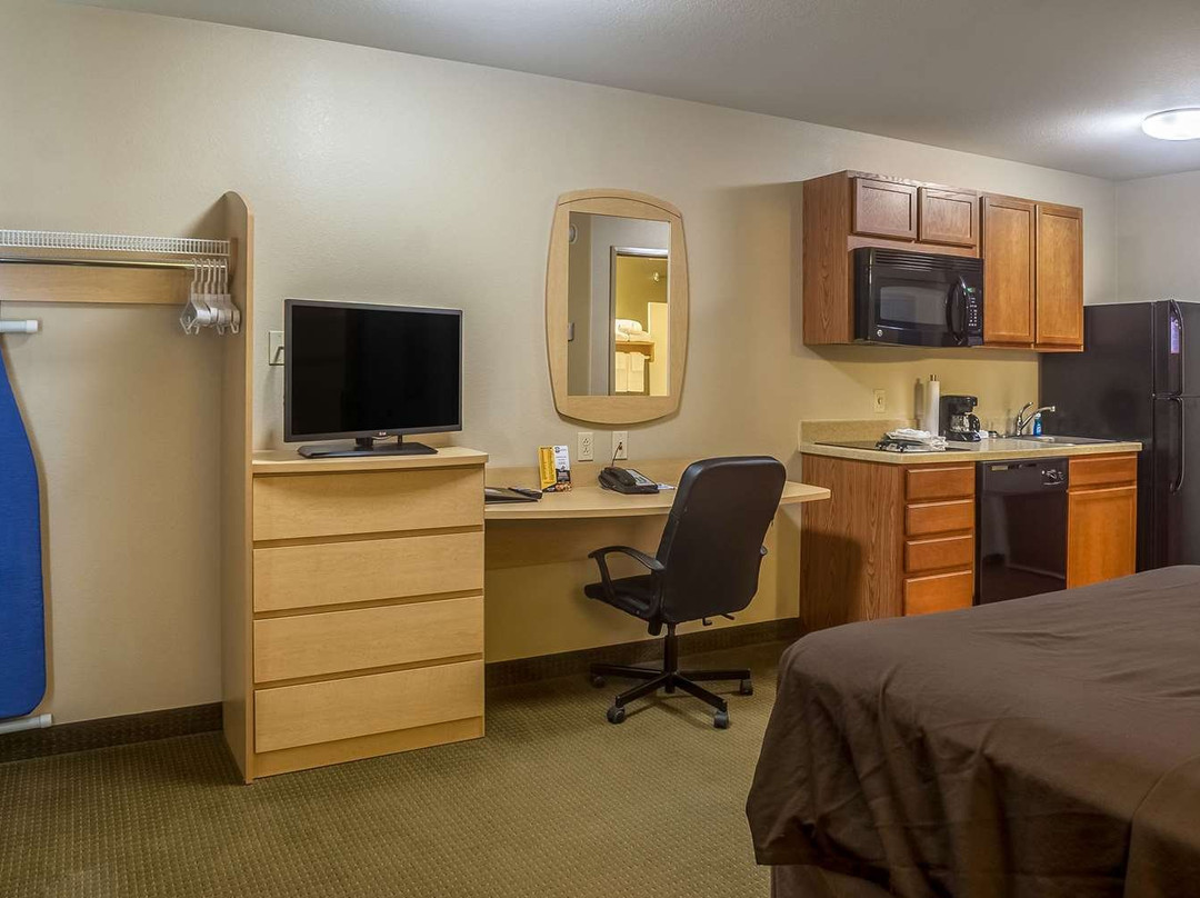 Suburban Studios主图