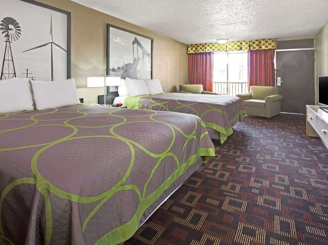 Super 8 by Wyndham Norman主图