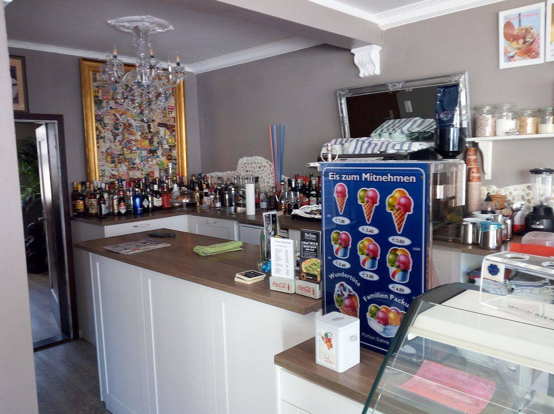 Schwenningen餐馆和美食-Eis Cafe Bar Ginogelati