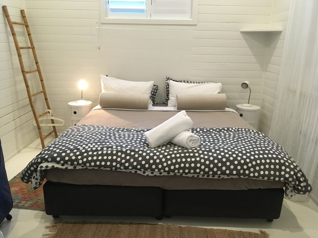 拜伦泉酒店主图