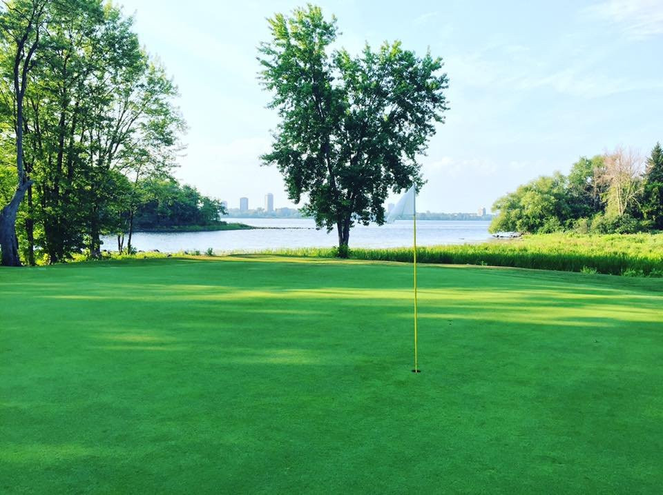Chateau Cartier Golf Course-加蒂诺必去景点