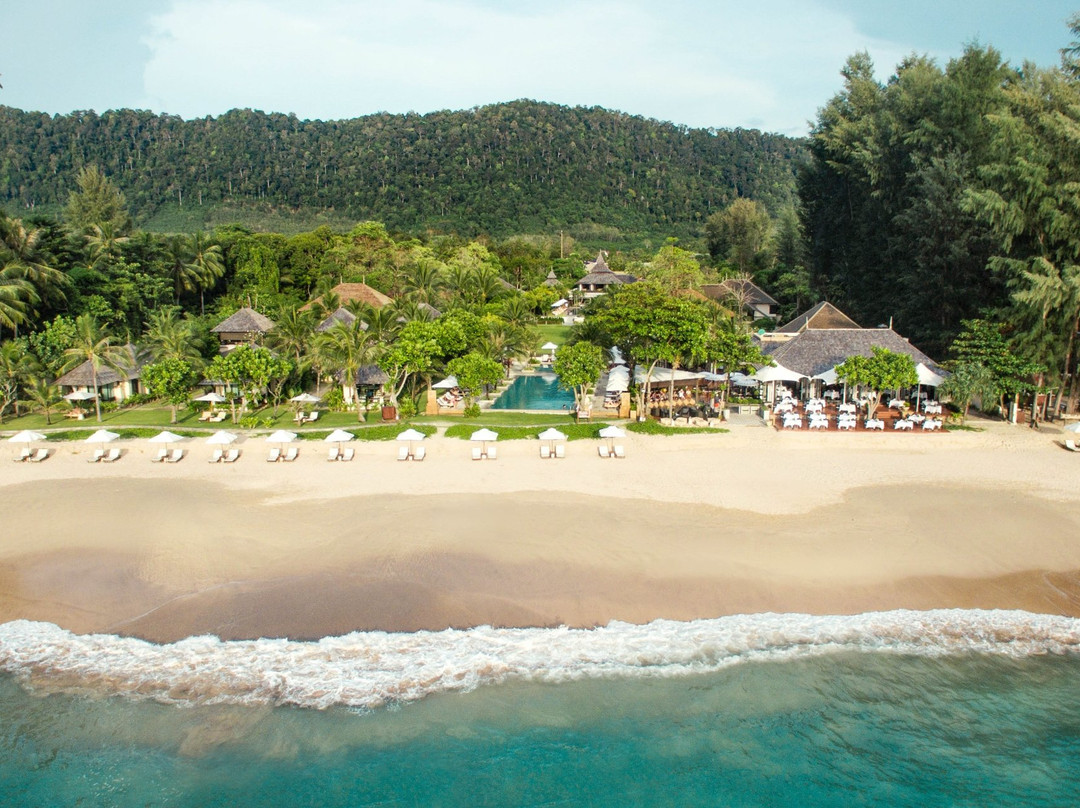 利亚纳温泉度假酒店主图