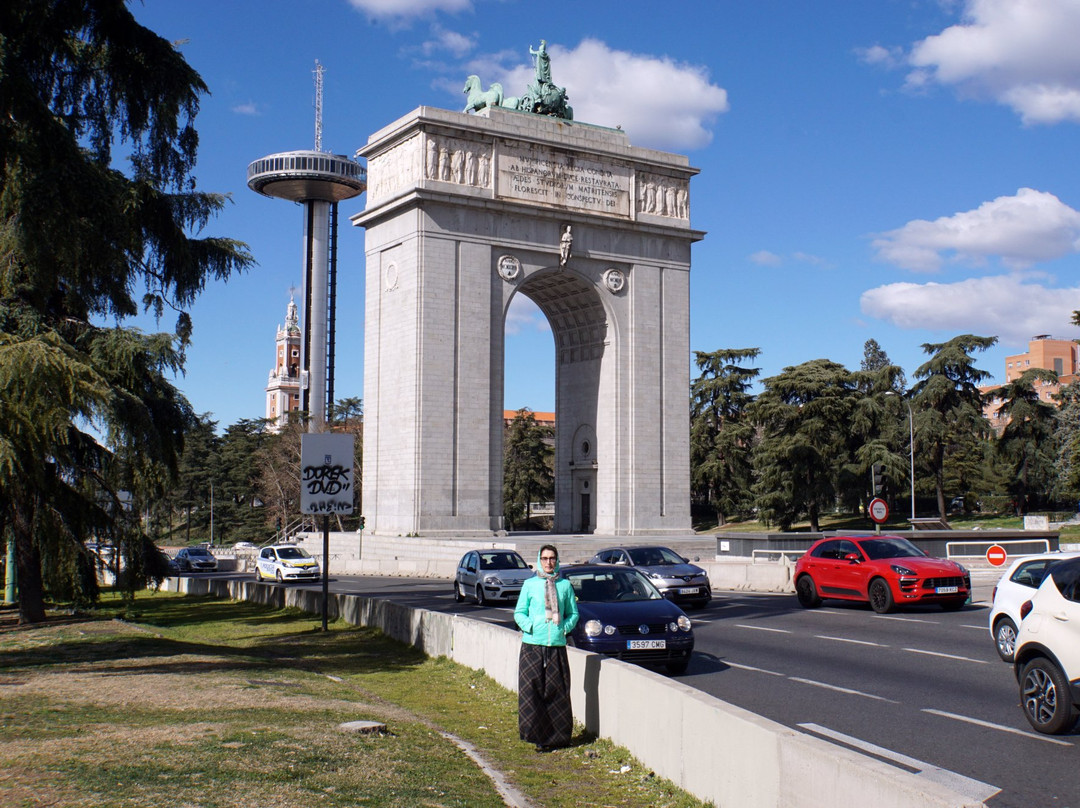 Victory Arch (Arco de la Victoria)景点图片