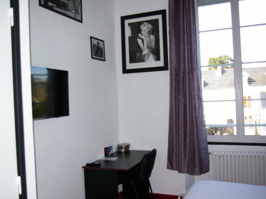 皇后宁静酒店主图