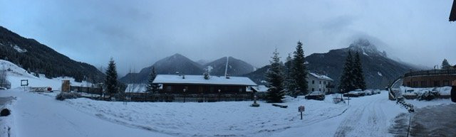 Alpine Touring Hotel主图