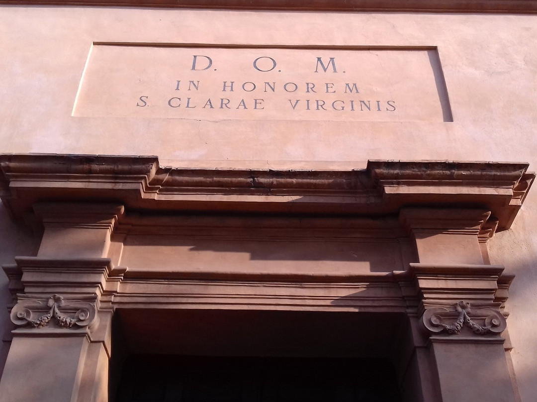 Chiesa di Santa Chiara e Monastero delle Clarisse-卡尔皮必去景点