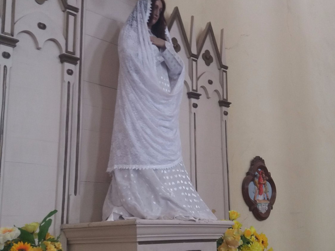 Iglesia de San Vicente de Paul-Caldera必去景点