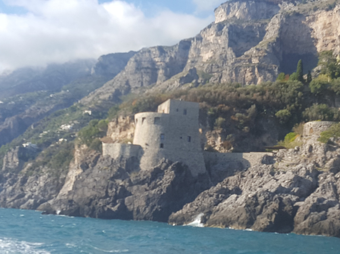 La Bou Charter-普莱亚诺必去景点