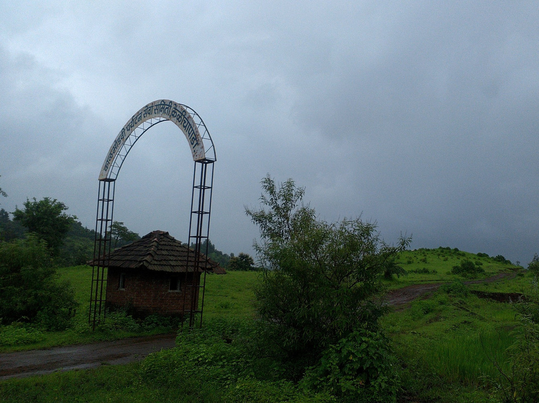 Kal Mandavi Waterfall景点图片
