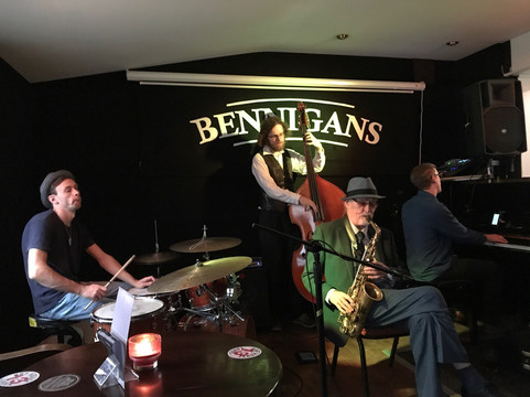 Bennigans Bar and Jazz Club-德里必去景点