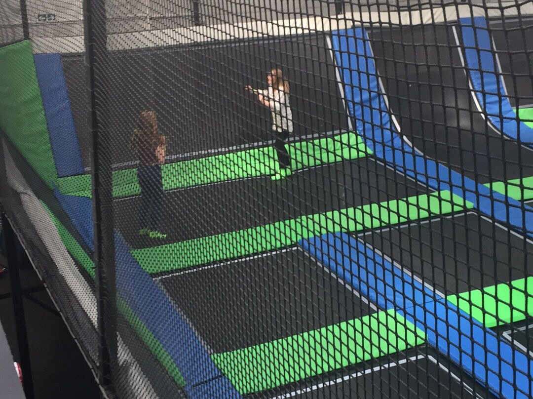 MegaJump Trampoline Park景点图片