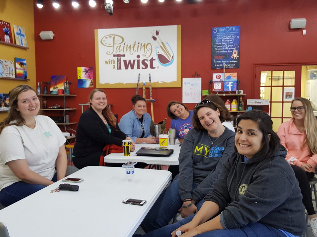 Painting with a Twist-格兰伯里必去景点