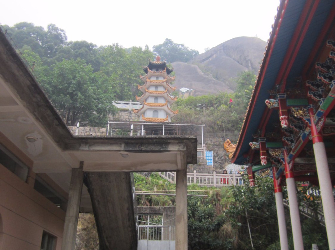龙泉岩寺庙群景点图片
