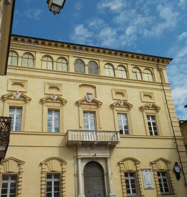 Palazzo Cisterna景点图片