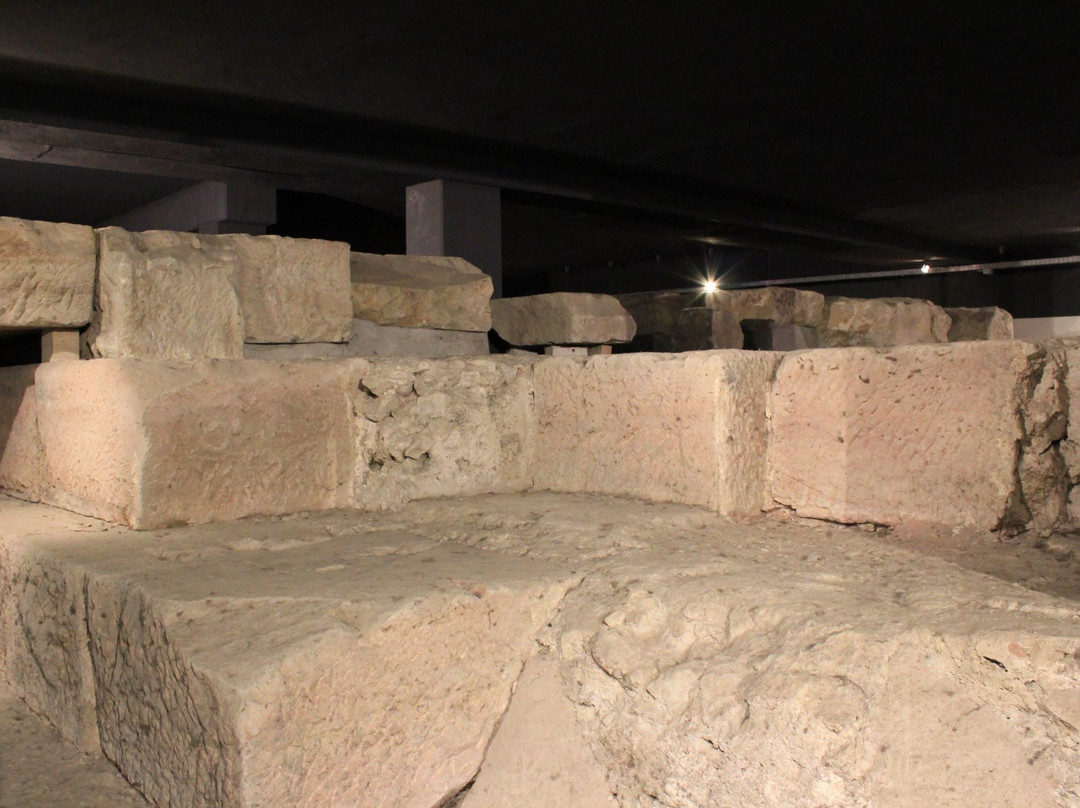 Museum Römischer Ehrenbogen景点图片