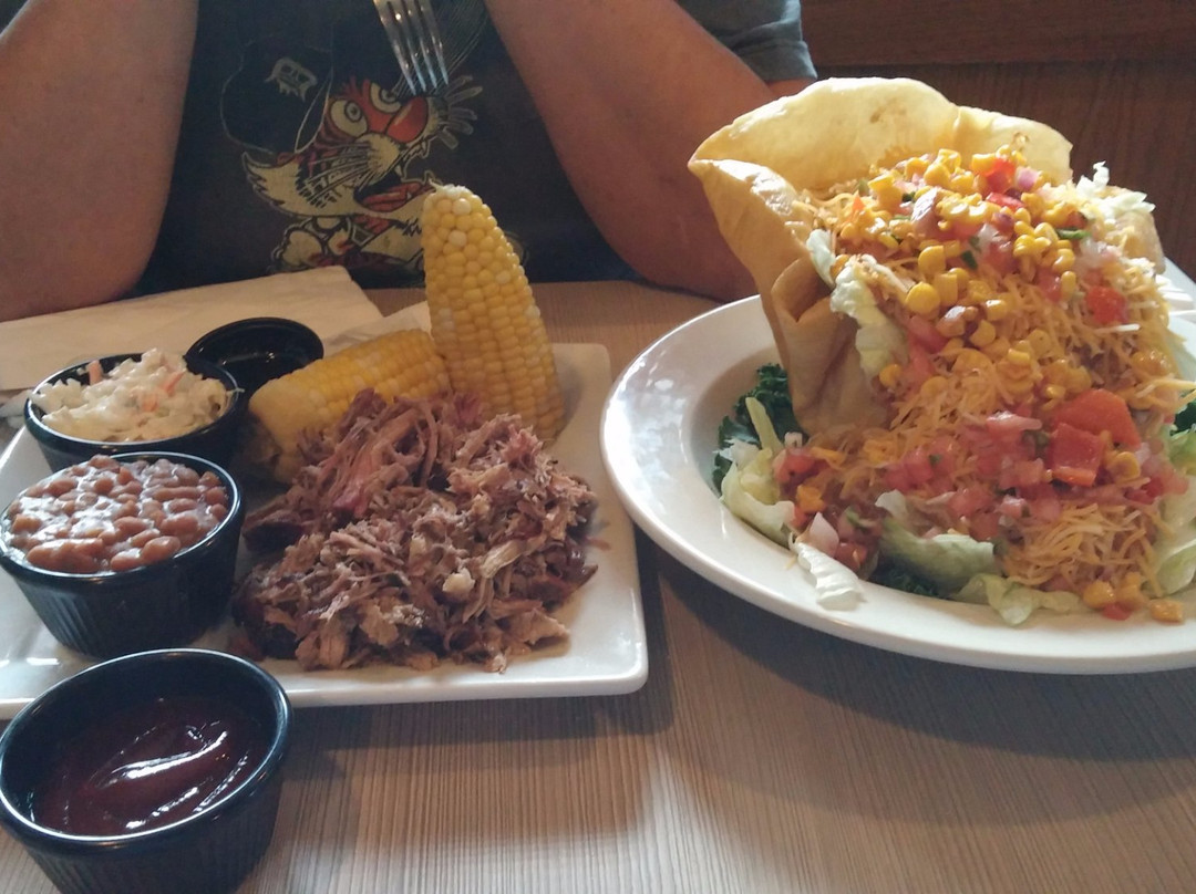 Gippers Sports Bar & Grill