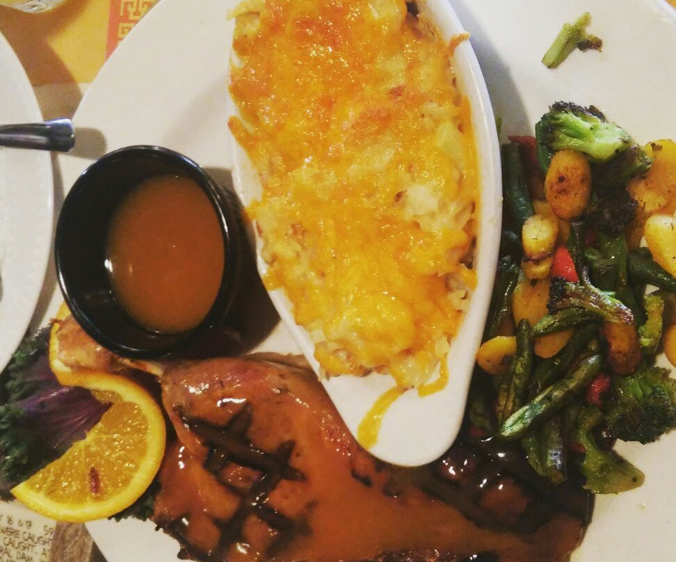 Akeley餐馆和美食-Charlie's Up North